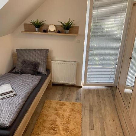 Cozy 2-Bedroom Vacation Apartment With Entire Top Floor Gaj  Buitenkant foto