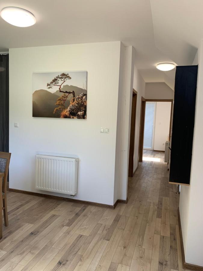 Cozy 2-Bedroom Vacation Apartment With Entire Top Floor Gaj  Buitenkant foto