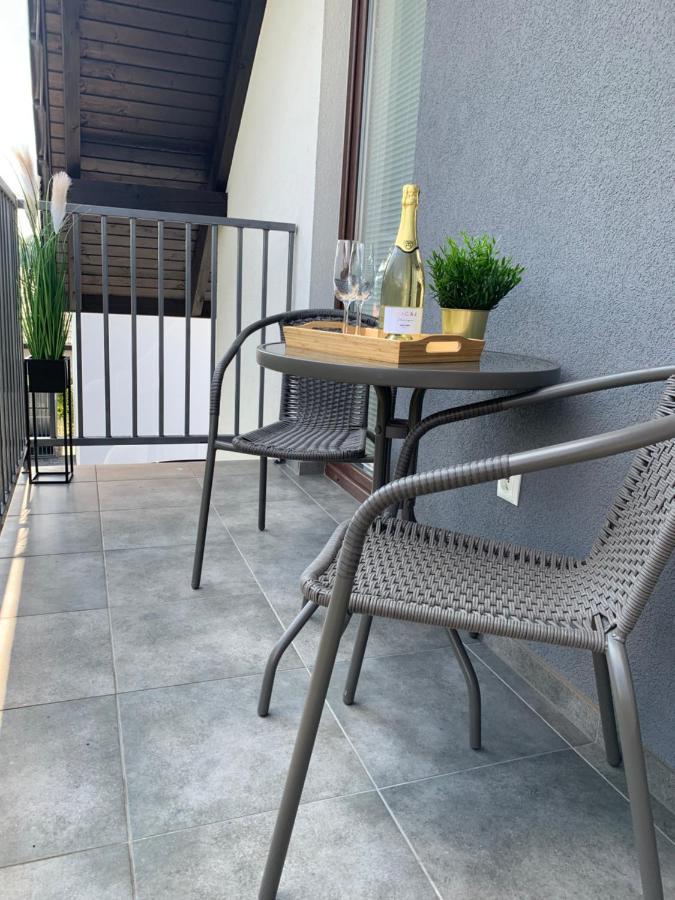 Cozy 2-Bedroom Vacation Apartment With Entire Top Floor Gaj  Buitenkant foto